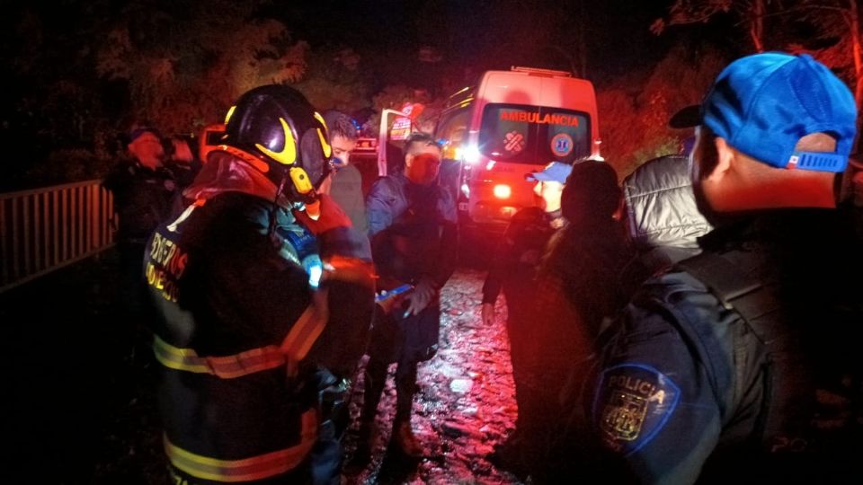 Elementos de distintas corporaciones de la capital participaron en el operativo para su rescate.