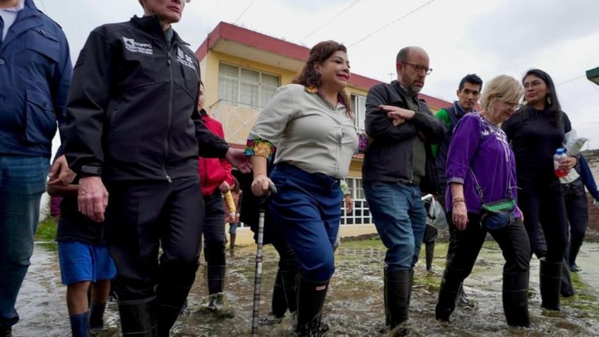 Clara Brugada recorre zona afectada por lluvias en Xochimilco