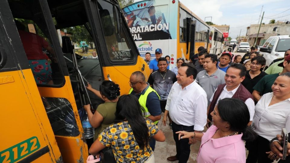 Desalojan a pobladores que viven cerca de zonas inundables de los puertos yucatecos.