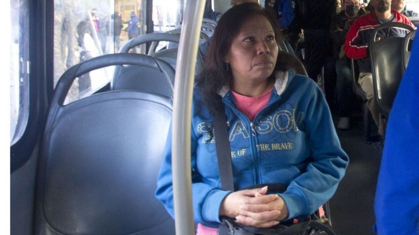 VIDEO | A punta de pistola entre 4 rateros someten a pasajeros de autobús: “No estamos jugando”