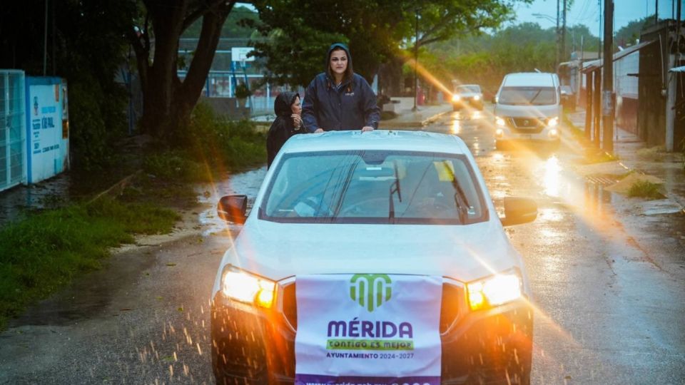 La alcaldesa Cecilia Patrón Laviada realiza labores de supervisión e identificación de daños tras el paso del huracán Milton