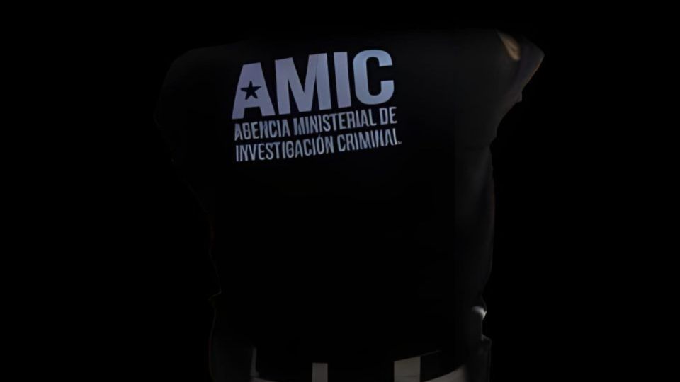 Asalto con uniformes de la AMI