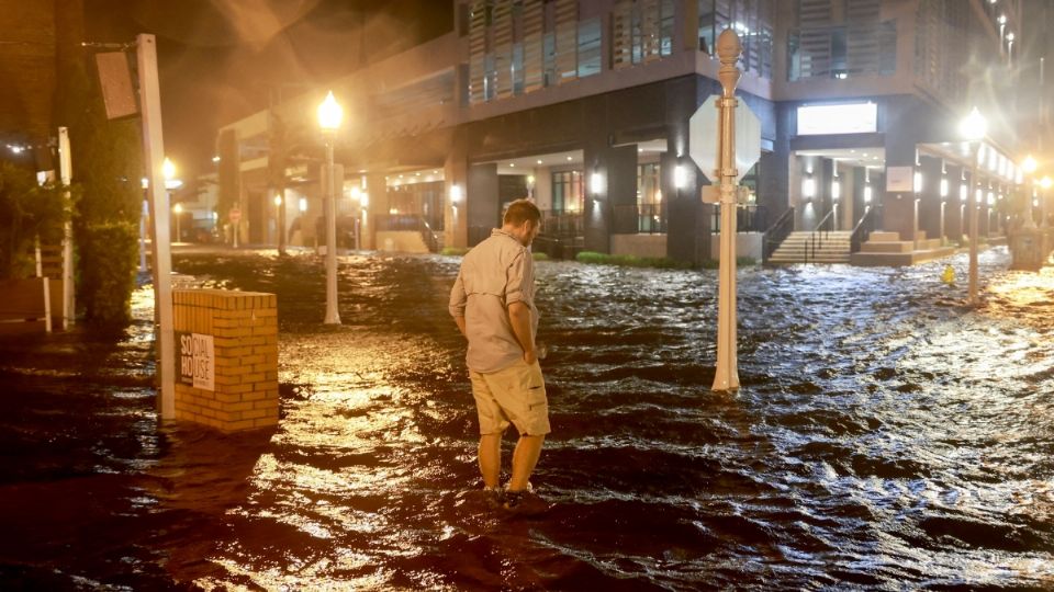 El cónsul de México en Orlando declaró que hay varios miles de mexicanos y mexicanas resguardándose del huracán Milton en Florida.