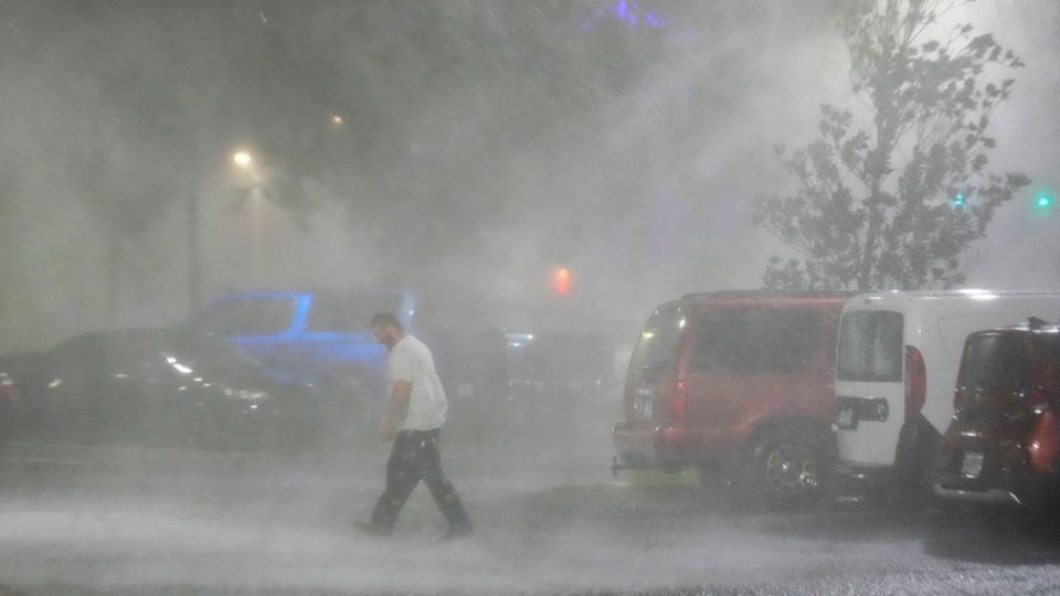 Tocó tierra en Florida bajo categoría 3