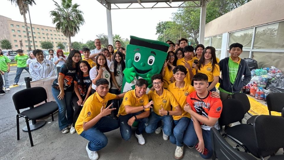 La ceremonia de arranque de la campaña se llevó a cabo en la Preparatoria 25 en el Campus de Ciencias Agropecuarias.