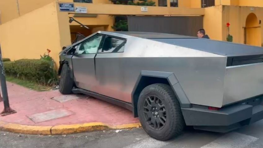 VIDEOS: Cybertruck de Tesla choca contra una casa de la alcaldía Miguel Hidalgo