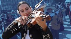 Mariachis imponen récord en Zócalo capitalino al ritmo de Cielito Lindo