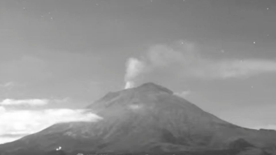 Imágenes del volcán Popocatépetl tomadas por las cámaras de Webcams de México desde la reserva de El Altzomoni.