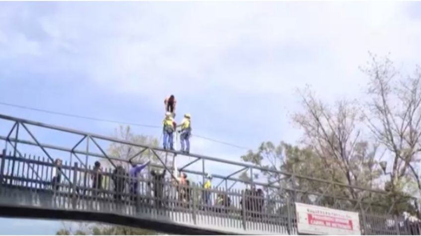 Hombre se arroja de puente peatonal en la Cuauhtémoc