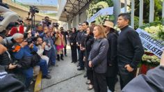 PAN coloca flores afuera de la CNDH: "que descanse en paz la defensa a los derechos humanos"