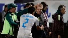 VIDEO: momento exacto en el que Javier Aguirre es descalabrado tras la derrota de México frente a Honduras