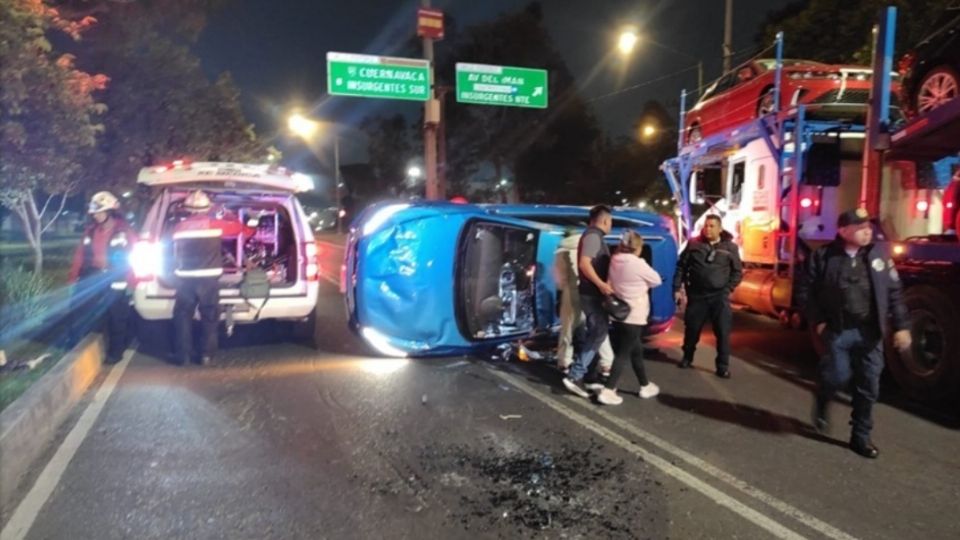 Volcadura en Insurgentes Sur, a la altura de colonia Roma