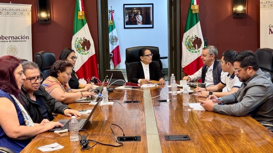 La titular de Segob se reunió con su equipo de trabajo