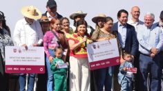 Entregan 10 mil tarjetas del programa "Mi Beca para Empezar" en la CDMX