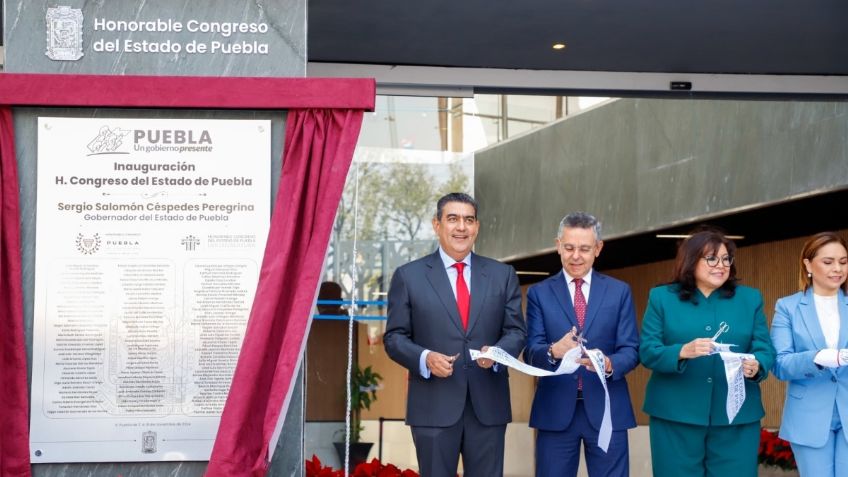 Salomón Céspedes inaugura sede del Congreso del Estado de Puebla