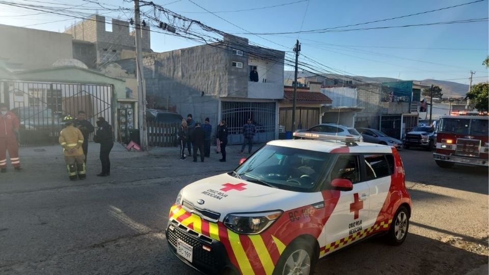 Dos adultos y un canino fueron hallados sin vida; otras tres personas, incluido un bebé fueron llevados al hospital.