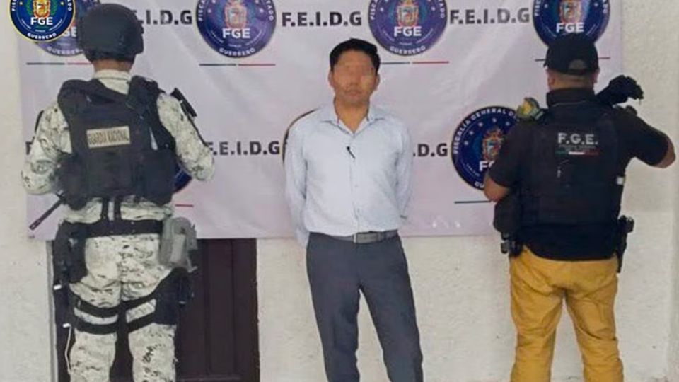 Pese a que su defensa alegó que la medida cautelar debería cumplirla fuera de Chilpancingo; sin embargo, permanecerá recluido en el penal de Chilpancingo.