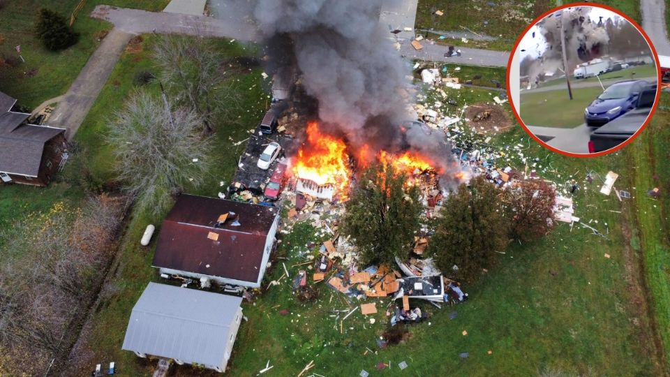 La cámara de un timbre electrónico captó la explosión de una casa que provocó un incendio en el inmueble.