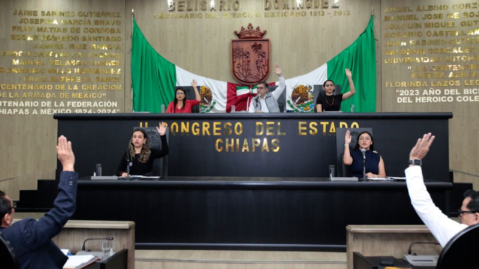 El Congreso promulgó la reforma a la Constitución local que garantiza los derechos de las mujeres.