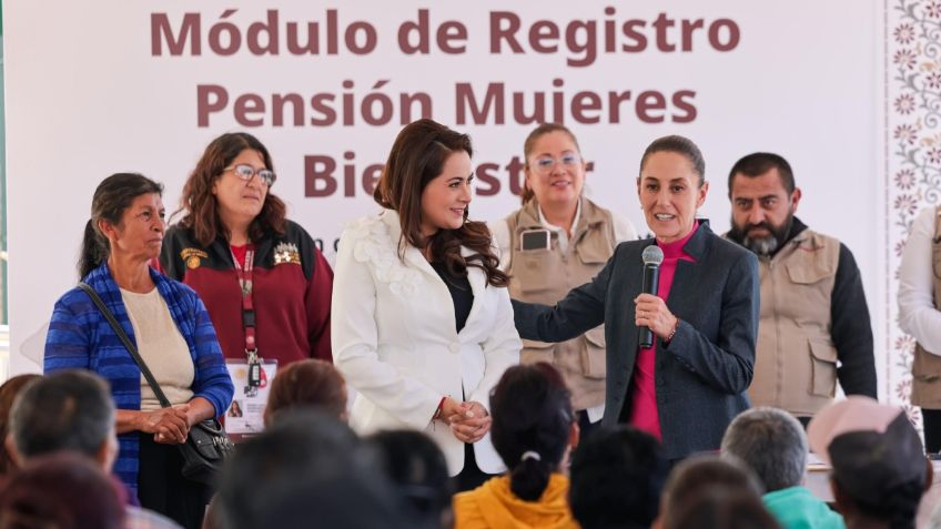 Claudia Sheinbaum supervisa registro para la Pensión Mujeres Bienestar