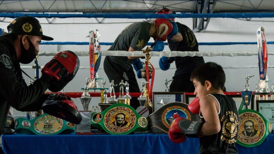 Entrenamiento en el gimnasio de box de la SSC en CDMX