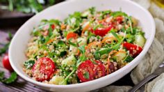 Quinoa con uvas pasas, semillas y verduras caramelizadas, la ensalada para conquistar el paladar en la cena de Navidad