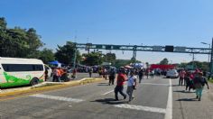 Maestros bloquean el tramo Tapachula- Huehuetán de la carretera panamericana