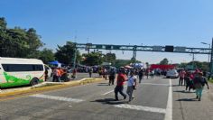 Maestros bloquean el tramo Tapachula- Huehuetán de la carretera panamericana