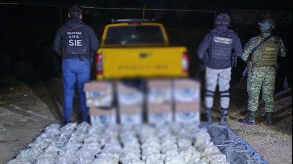 En Morelia, elementos de la Guardia Nacional, Ejército Mexicano y de la Policía Estatal, localizaron 115 kilos de metanfetamina, con un costo de 33.8 millones de pesos de la droga asegurada