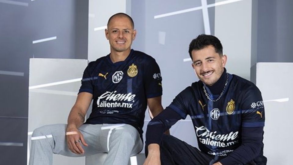 CH14 y Alan Mozo con el nuevo uniforme