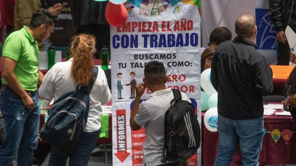 El gobierno del Edomex, mediante la Secretaría del Trabajo, entregará de las nuevas tarjetas para los beneficiarios del programa social Apoyo al Desempleo para el Bienestar.