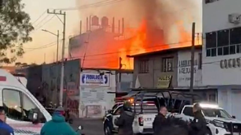 Reportan incendio en local comercial de avenida Chimalhuacán en Edomex