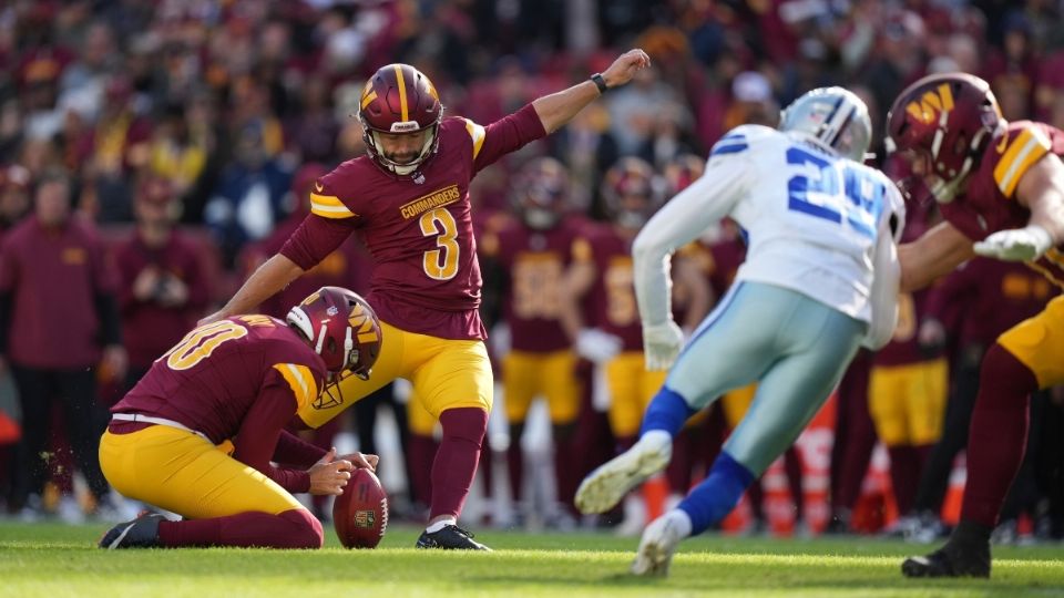 Este fue el primer juego en la historia de la NFL con dos devoluciones de patadas de salida para touchdowns