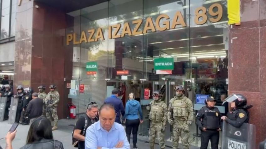 Operativo en Plaza Izazaga 89 por presunta piratería deja intensa movilización policiaca