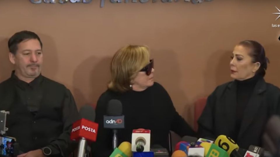 Hijos de Silvia Pinal salen a dar conferencia de prensa