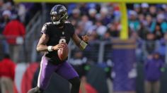 Lamar Jackson, QB de Baltimore Ravens, regresa este domingo al campo de juego