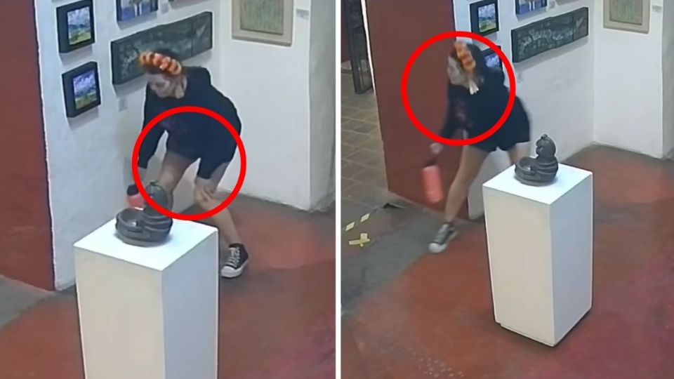 La mujer fue captada orinando dentro de una sala de arte