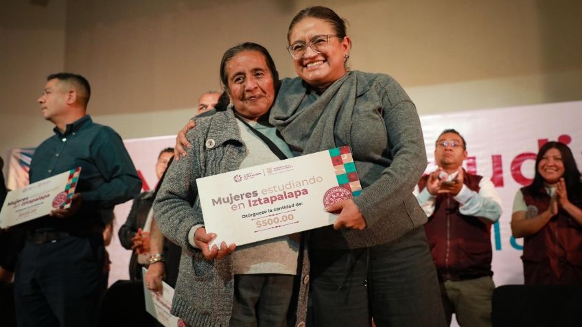 Aleida Alavez suma más apoyos para mujeres estudiando en Iztapalapa