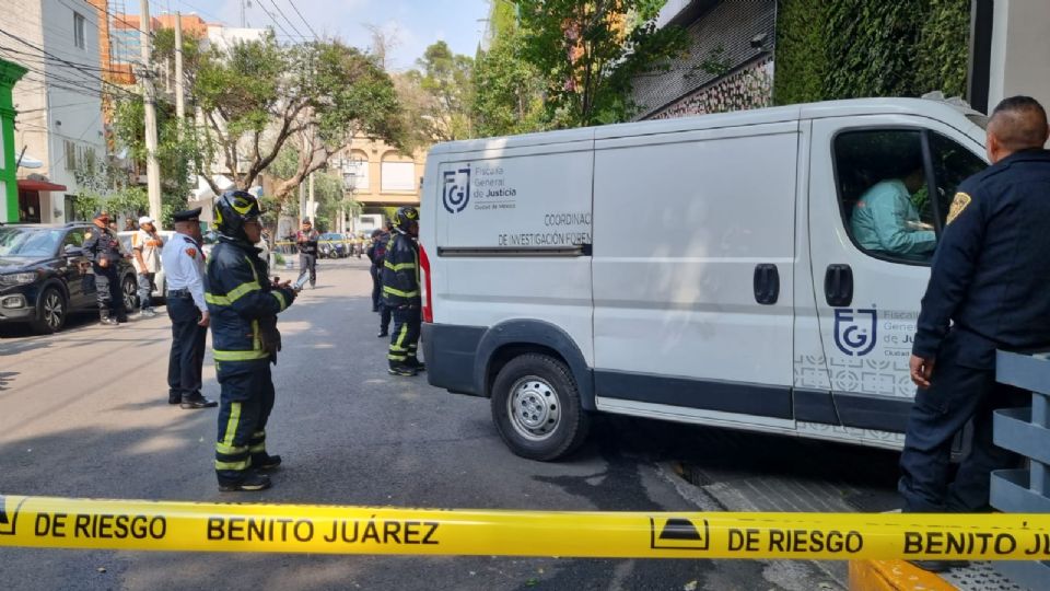 Elementos de emergencias laboran en la zona.