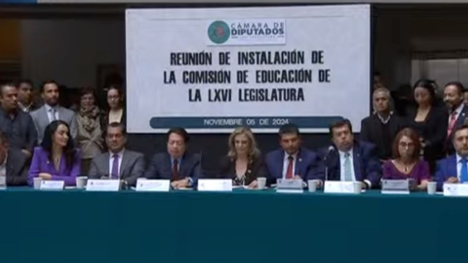 Mario Delgado asistió a la instalación de la Comisión de Educación