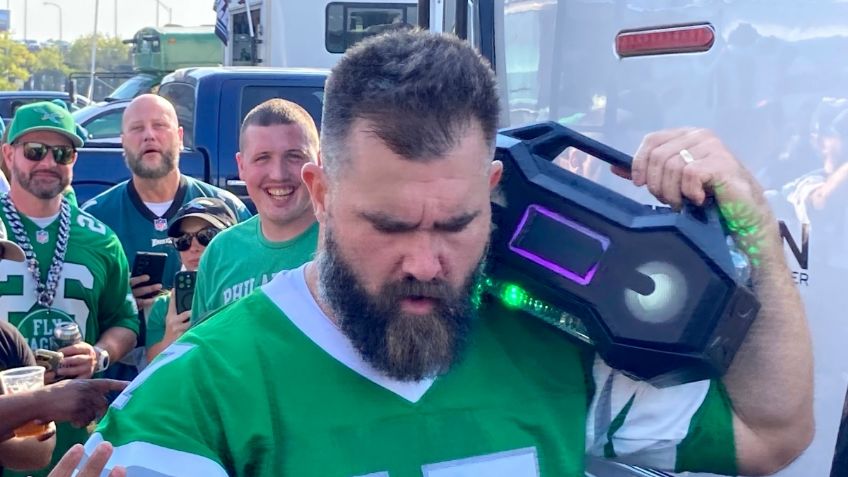 Pese a disculpa de Jason Kelce, policía de Penn State investiga altercado con un fanático