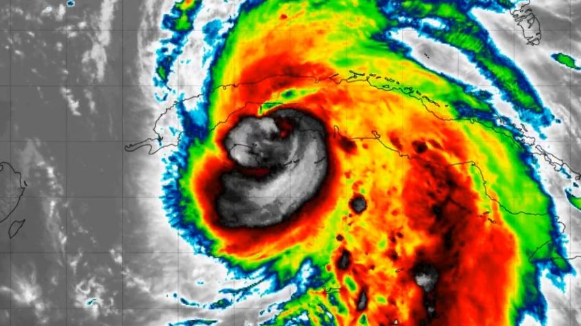 Activan Alerta Azul por acercamiento de Huracán Rafael categoría 3 a costas de Quintana Roo