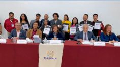 Lorena Cuéllar reconoce a 9 docentes de Tlaxcala