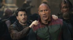 TRAILER: Dwayne Johnson "La Roca" y Chris Evans salvarán la Navidad en la película "Código: Traje Rojo"