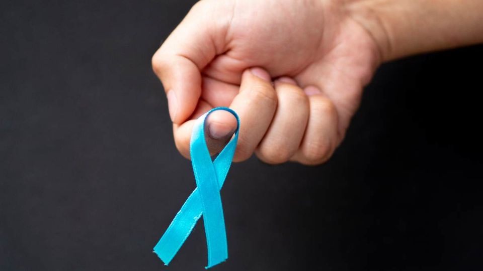 Moño azul representativo de la lucha contra el cáncer de próstata