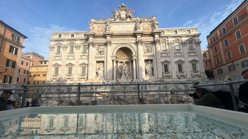 Roma inaugura pasarela para permitir a turistas admirar de cerca la Fuente de Trevi