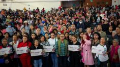 Aleida Alavez entrega apoyos no previstos a "Mujeres estudiando en Iztapalapa 2024"