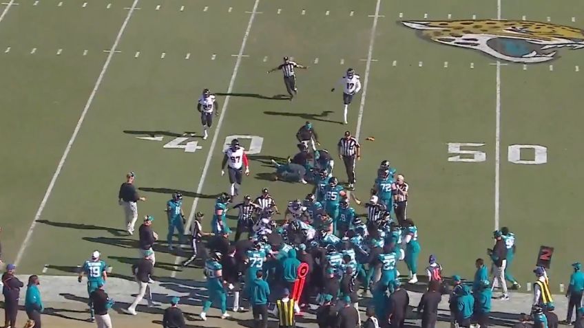 Se registra fuerte pelea entre jugadores de los Houston Texans y Jacksonville Jaguars, Trevor Lawrence queda lesionado | VIDEO