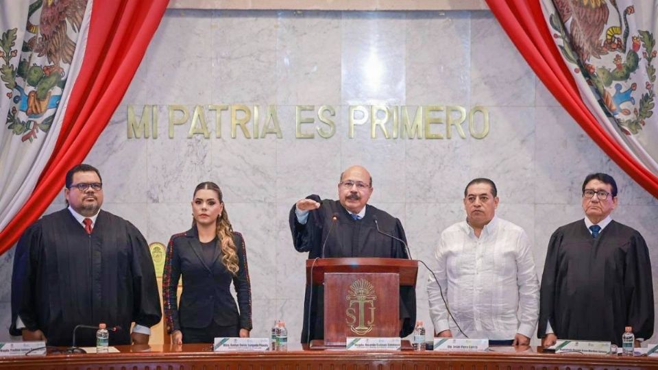 Salgado Pineda convocó a combatir la desigualdad, fortalecer el Estado de Derecho para un Guerrero más próspero y equitativo.