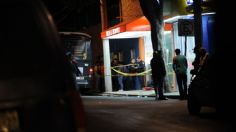 Un hombre comía con su familia en una taquería de Iztapalapa cuando fue impactado por bala perdida